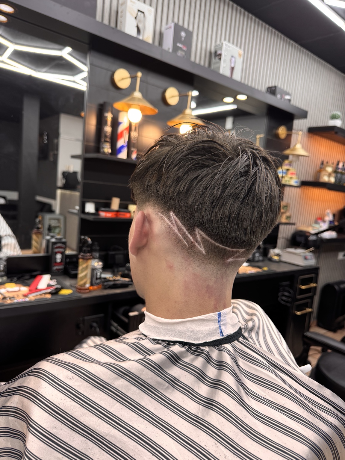 Haarschnitt mit Design